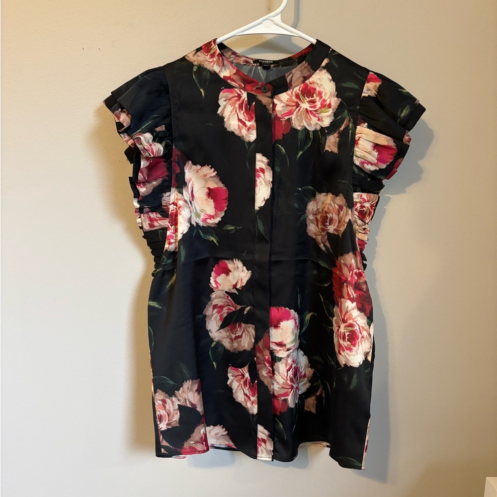 Like new! Express Gramercy Floral Blouse (XS)